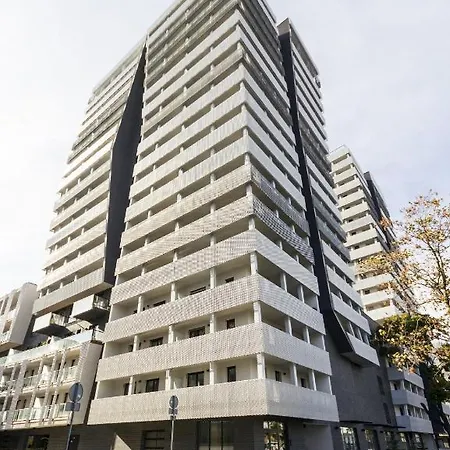 Apartment Big Apart-old Town- 3 Rooms- 10 People- Garage- Lift- New Building